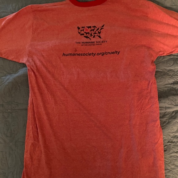 Unisex XL T-shirt: “Real Heroes Don’t Fight Dogs” - Picture 2 of 11